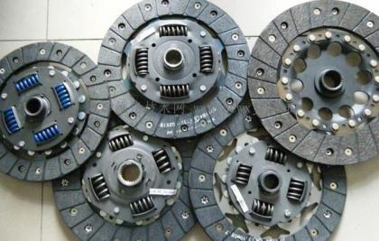 (3)离合器压盘弹簧折断或分离轴承松动