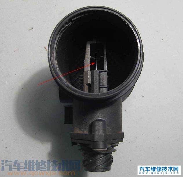 节气门过脏导致传感器故障 这一类的故障主要发生在热线式的空气流量