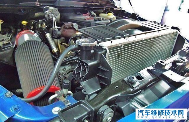 厂家会根据发动机设计参数选择合适温度的节温器.