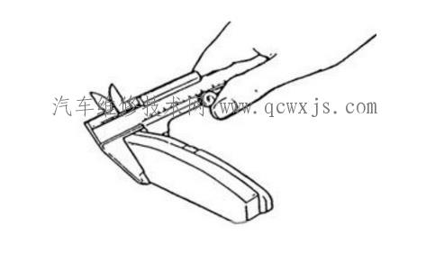 【盘式制动器检修方法和步骤】图1