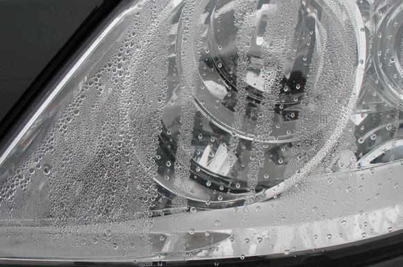 汽车大灯进水能修复吗