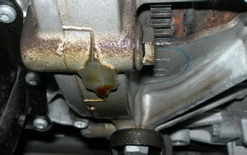 发动机“漏机油”的诊断方法