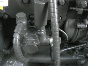 柴油机输油泵的使用和维护注意事项