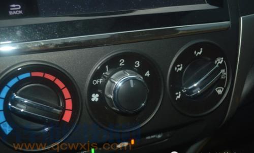 汽车空调系统的正常压力是多少，怎么检查