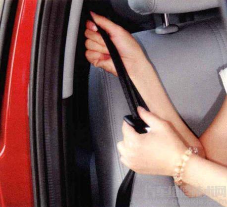 【安全带怎么保养 汽车安全带保养方法和使用注意事项】图4
