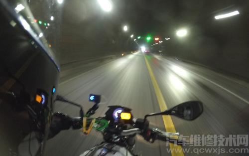 摩托车可以进隧道吗