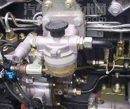 用手油泵判断柴油机油路故障方法