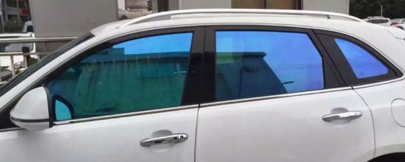 对于给汽车贴窗膜这件事，如果有这样的疑问：“车玻璃贴防晒隔热膜有用吗？”.jpg