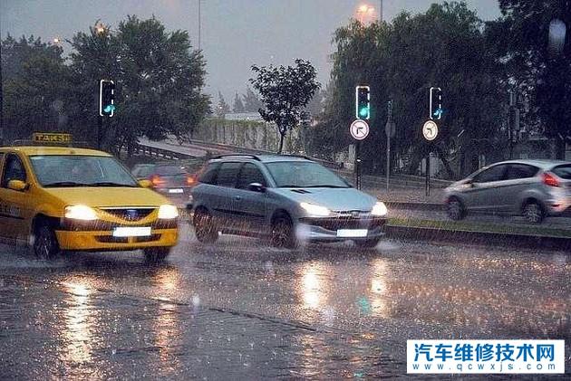 汽车经常淋雨没事吧？会坏吗？汽车经常淋雨用什么防护