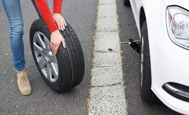 【汽车一般多少公里换一次轮胎？换轮胎有什么注意事项？】图4