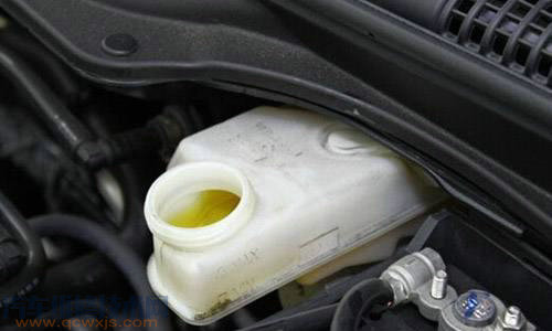 汽车刹车油如何更换