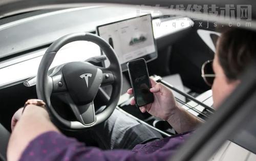 使用手机解锁和启动特斯拉Model3步骤方法