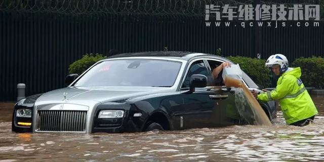 汽车被水淹了水退之后能正常开吗？