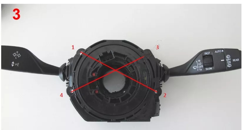 【宝马方向盘异响吱吱摩擦音解决方法】图3