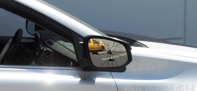 【汽车后视镜自动折叠有什么好处？】图4