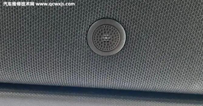 奔驰车内顶棚上的小圆孔是干什么用的？