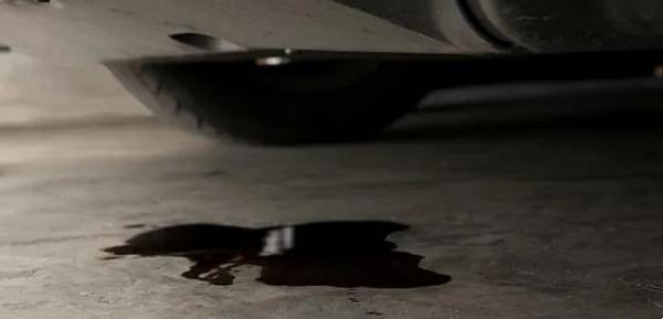 汽车漏机油有什么危险