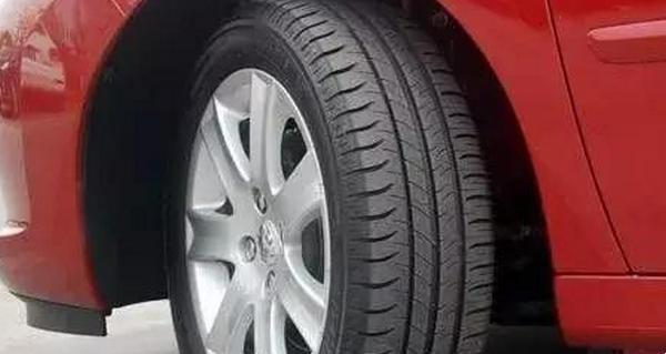 汽车轮胎胎纹深度标准是多少？